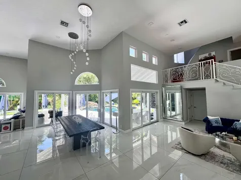 233 Pershing Way West Palm Beach FL 33401