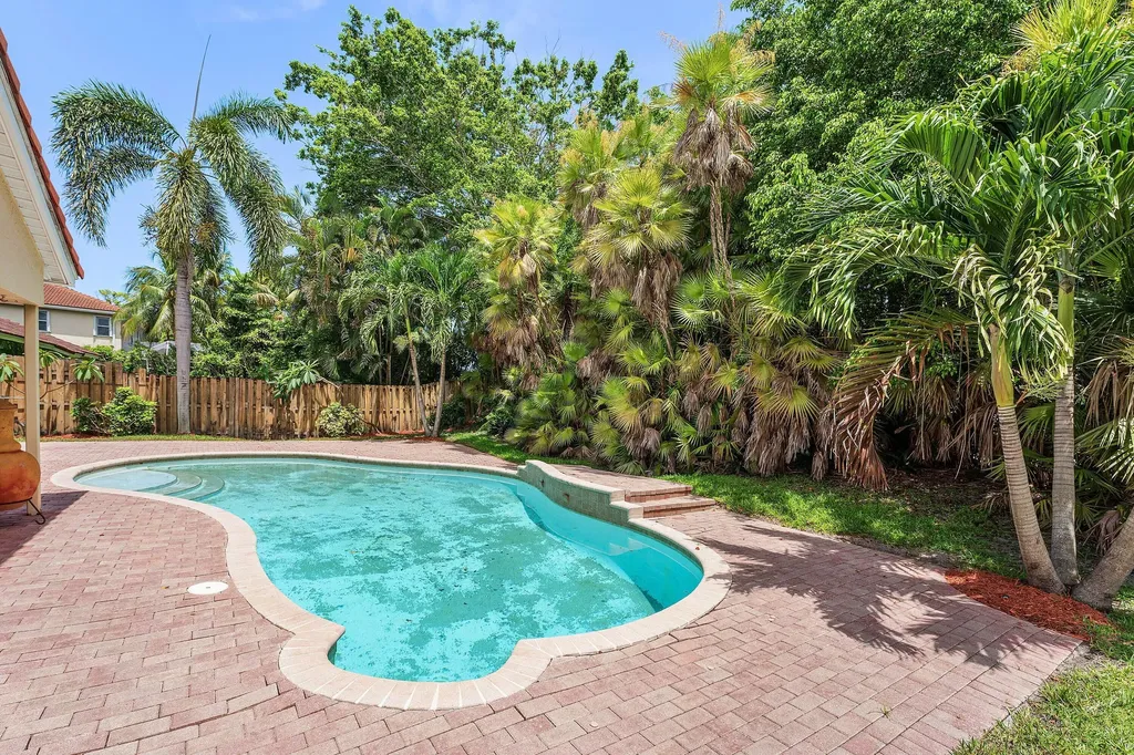 4824 S Lee Road Delray Beach FL 33445
