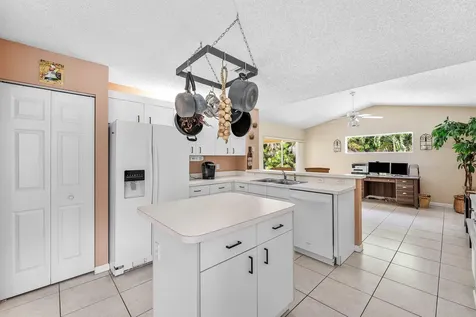 4824 S Lee Road Delray Beach FL 33445