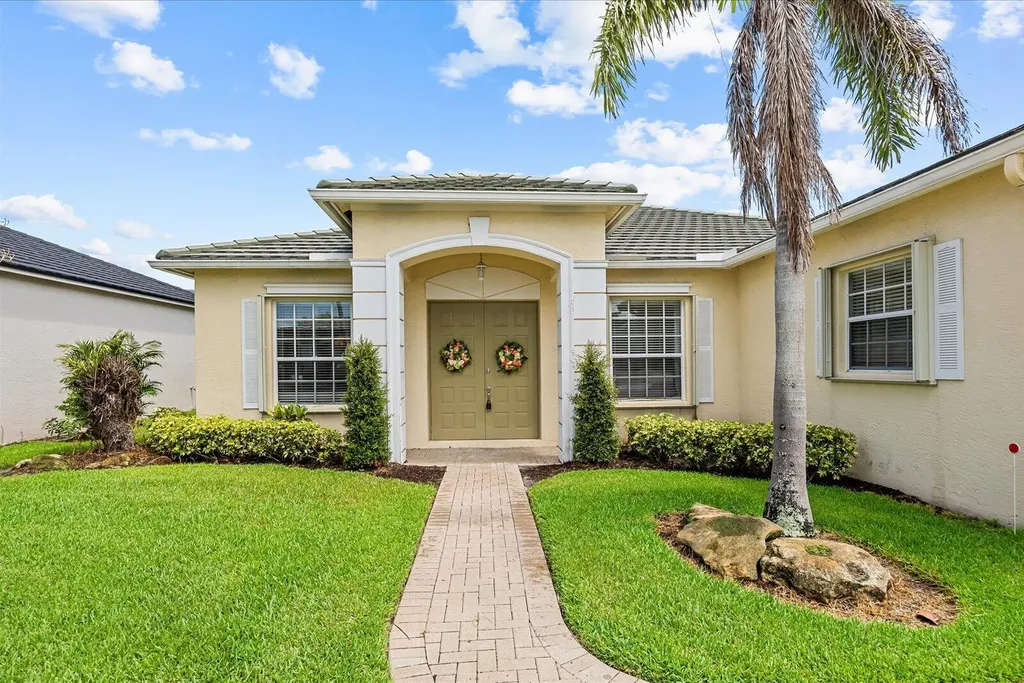 535 SW Lake Manatee Way Port St Lucie FL 34986