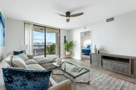 896 N Federal Highway Lantana FL 33462