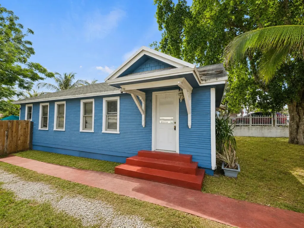 1736 7th Avenue N Lake Worth Beach FL 33460