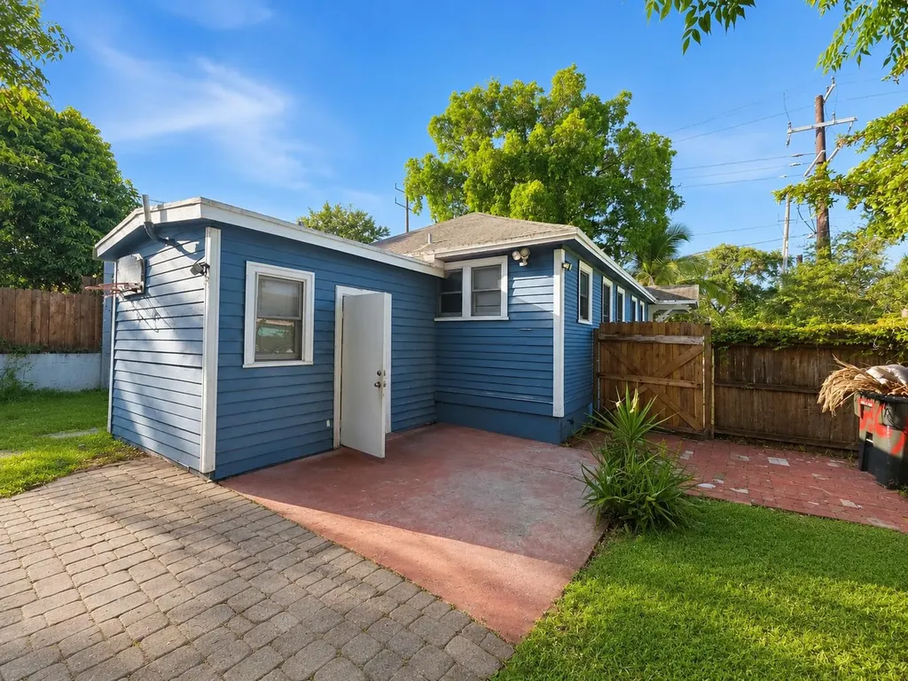1736 7th Avenue N Lake Worth Beach FL 33460