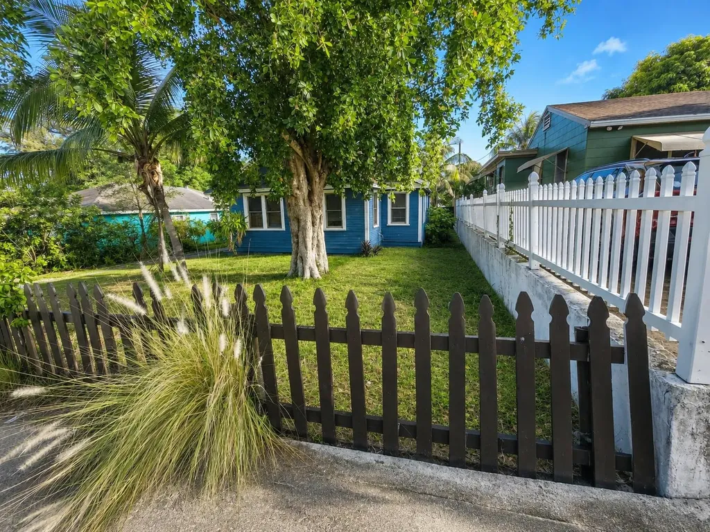 1736 7th Avenue N Lake Worth Beach FL 33460