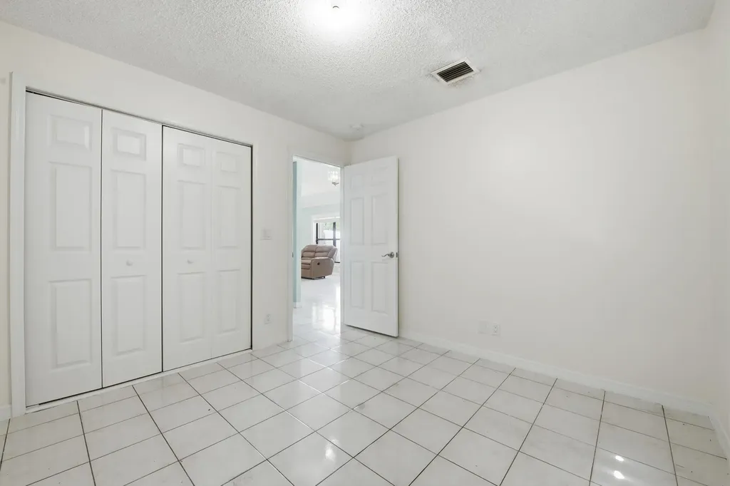 5814 Ithaca Circle E Lake Worth FL 33463