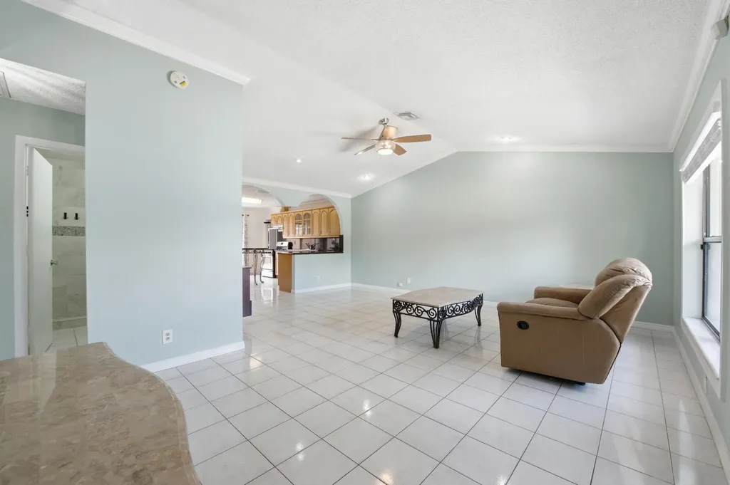 5814 Ithaca Circle E Lake Worth FL 33463