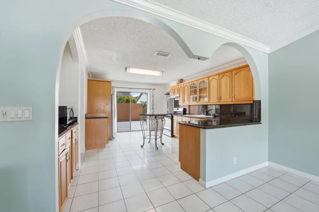 5814 Ithaca Circle E Lake Worth FL 33463