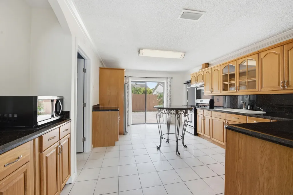 5814 Ithaca Circle E Lake Worth FL 33463