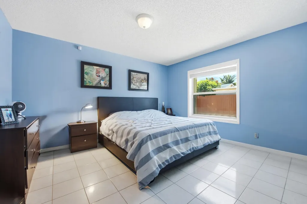5814 Ithaca Circle E Lake Worth FL 33463