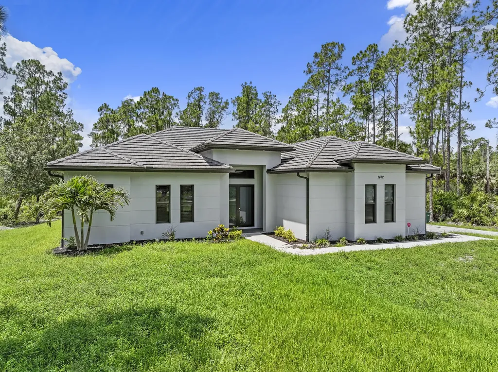 1412 22nd Avenue NE Naples FL 34120
