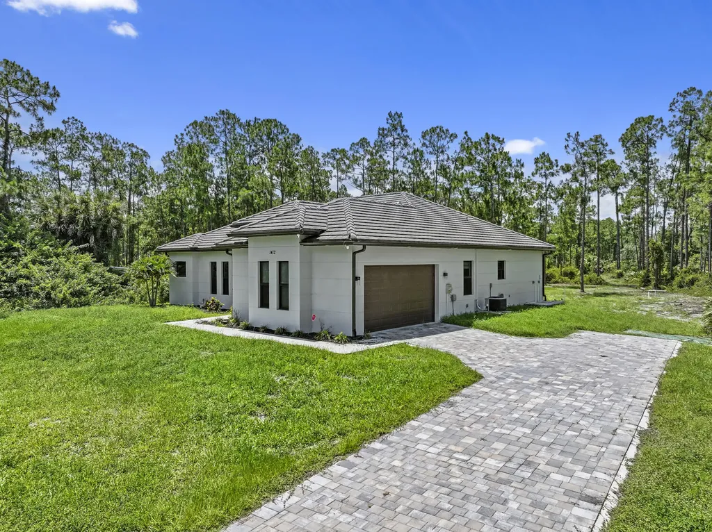 1412 22nd Avenue NE Naples FL 34120