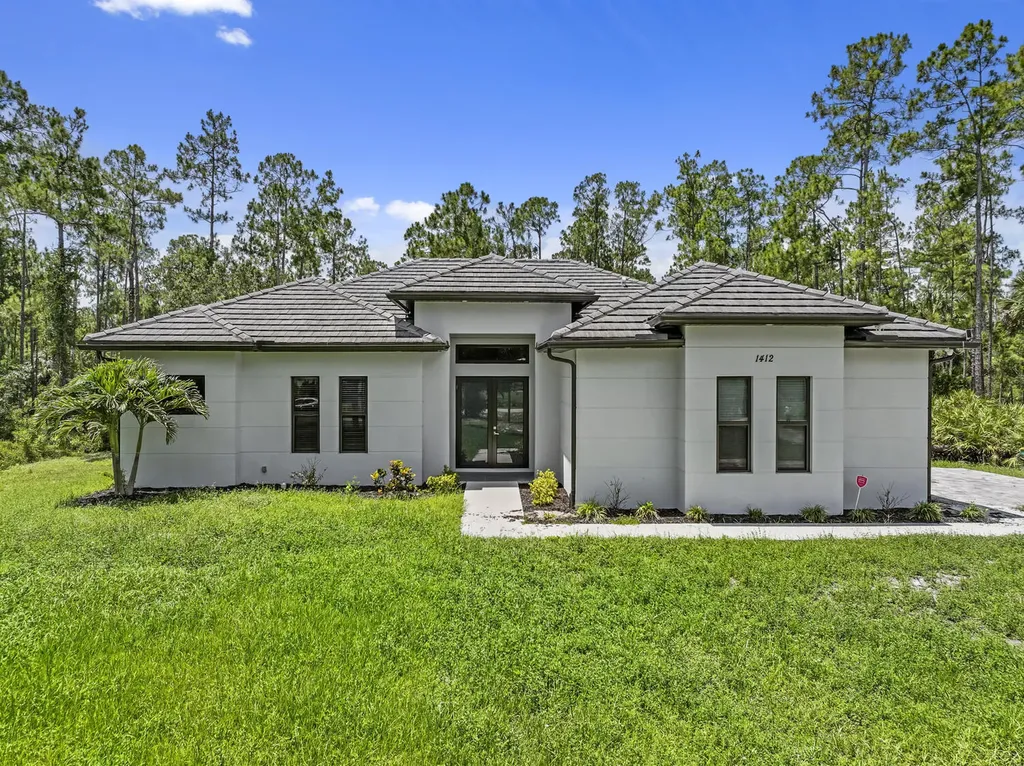 1412 22nd Avenue NE Naples FL 34120
