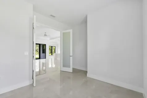 1412 22nd Avenue NE Naples FL 34120