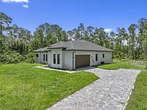 1412 22nd Avenue NE Naples FL 34120