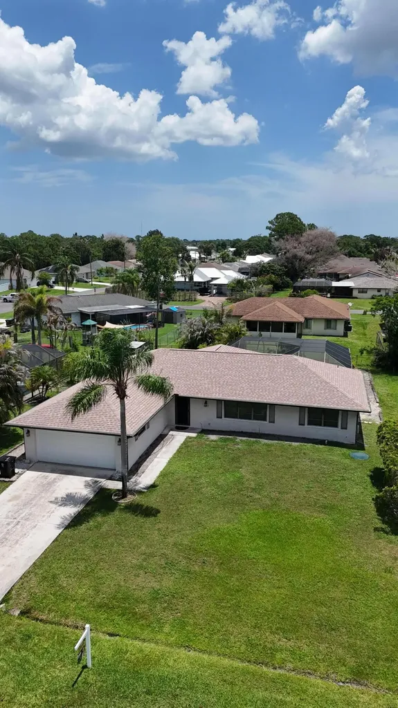 1217 SE Nancy Lane Port St Lucie FL 34983