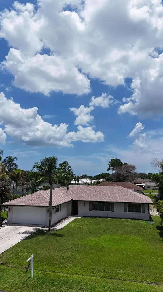 1217 SE Nancy Lane Port St Lucie FL 34983