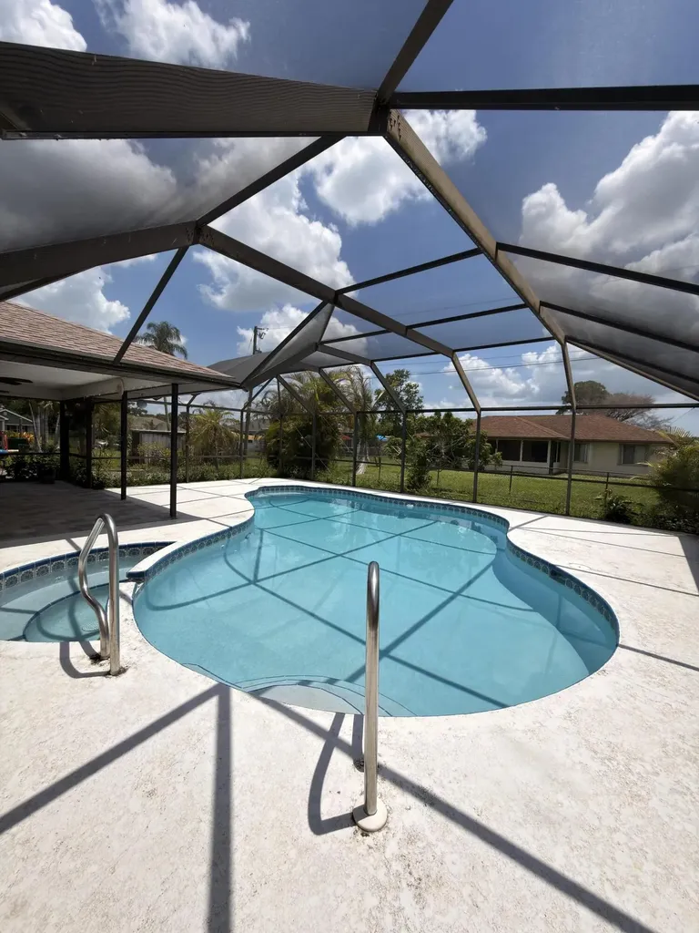 1217 SE Nancy Lane Port St Lucie FL 34983