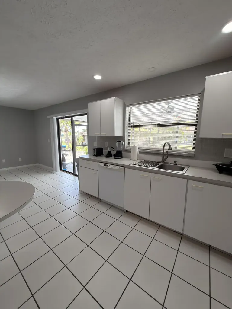 1217 SE Nancy Lane Port St Lucie FL 34983