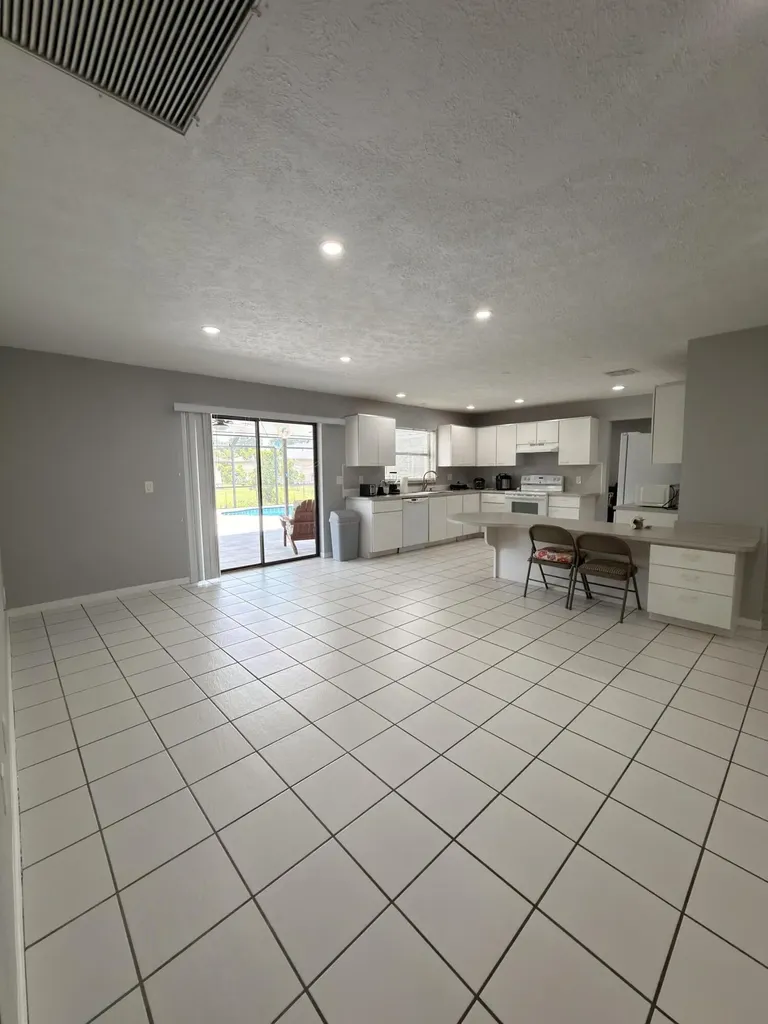 1217 SE Nancy Lane Port St Lucie FL 34983