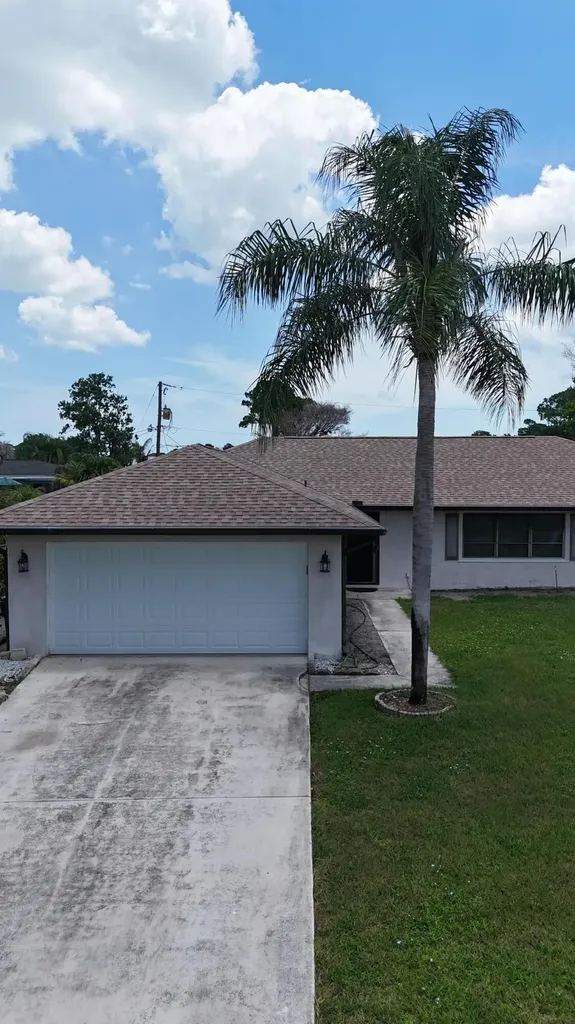 1217 SE Nancy Lane Port St Lucie FL 34983