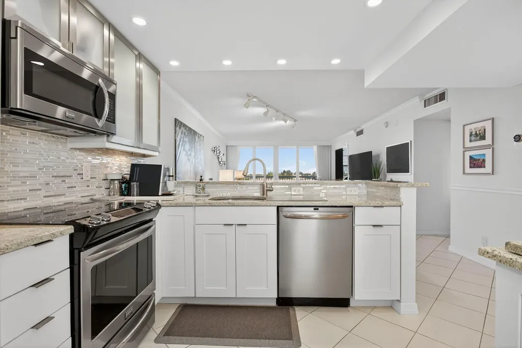 2940 N Course Drive Pompano Beach FL 33069