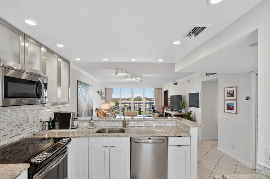 2940 N Course Drive Pompano Beach FL 33069