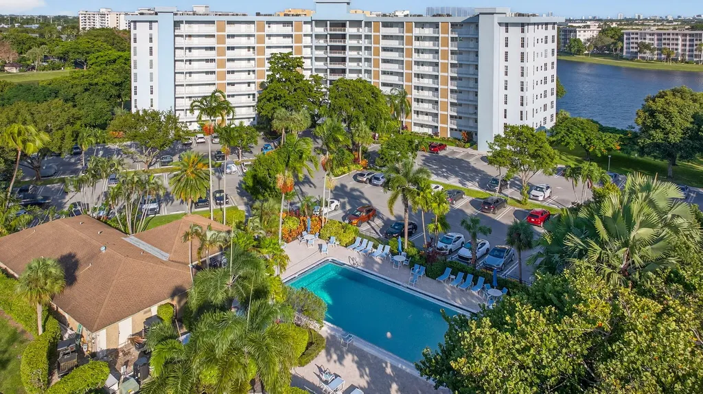 2940 N Course Drive Pompano Beach FL 33069