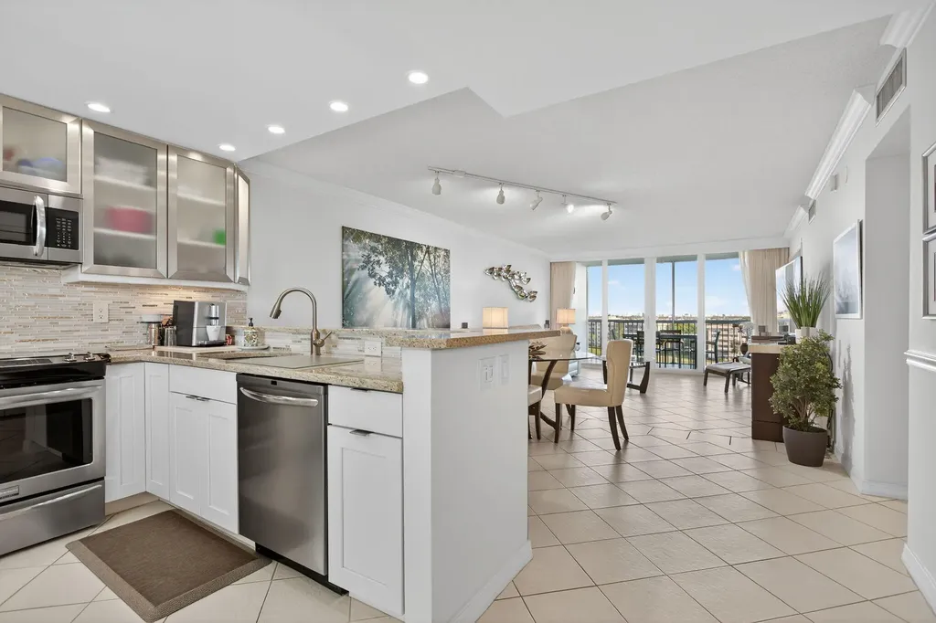 2940 N Course Drive Pompano Beach FL 33069