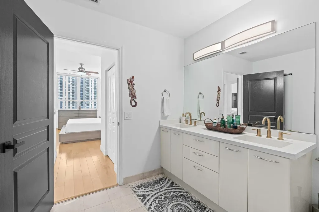 350 SE 2nd Street Fort Lauderdale FL 33301