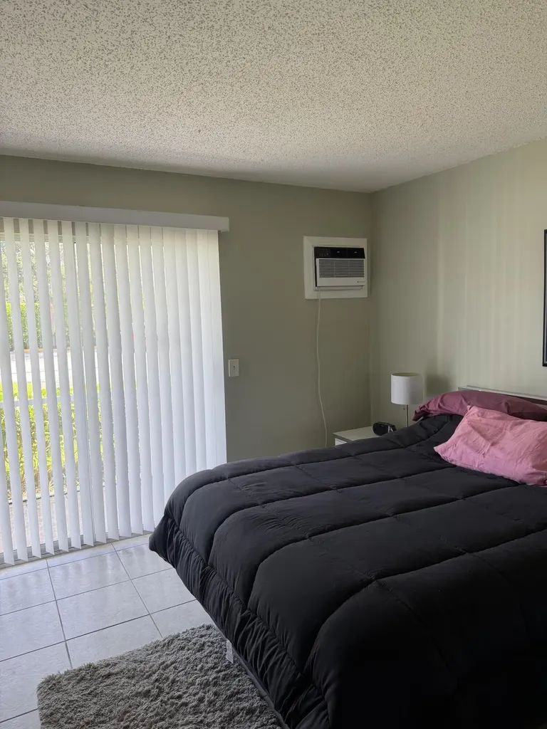469 Mansfield L Boca Raton FL 33434