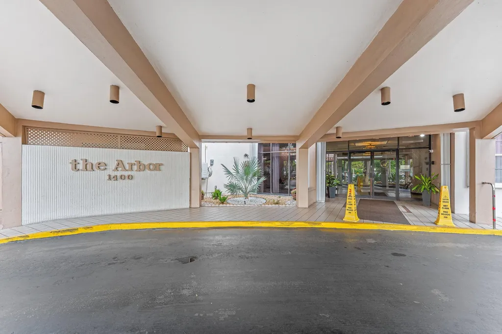1400 Saint Charles Place Pembroke Pines FL 33026