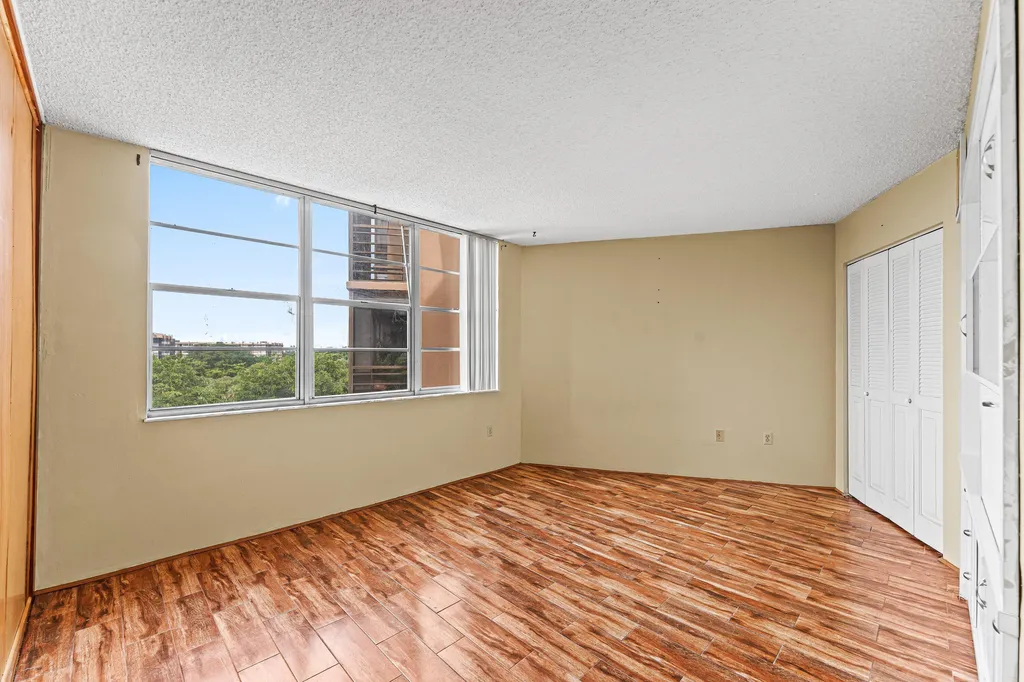 1400 Saint Charles Place Pembroke Pines FL 33026