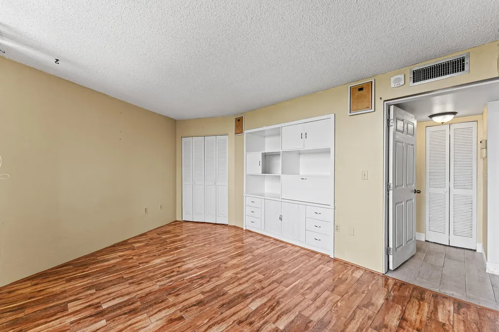 1400 Saint Charles Place Pembroke Pines FL 33026