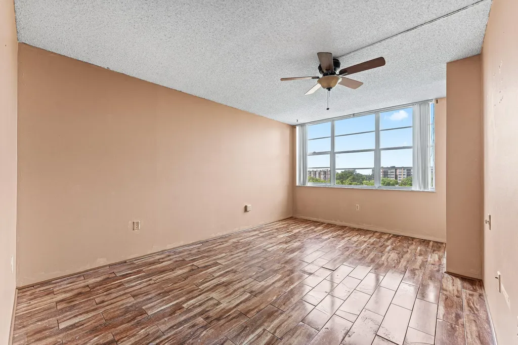 1400 Saint Charles Place Pembroke Pines FL 33026