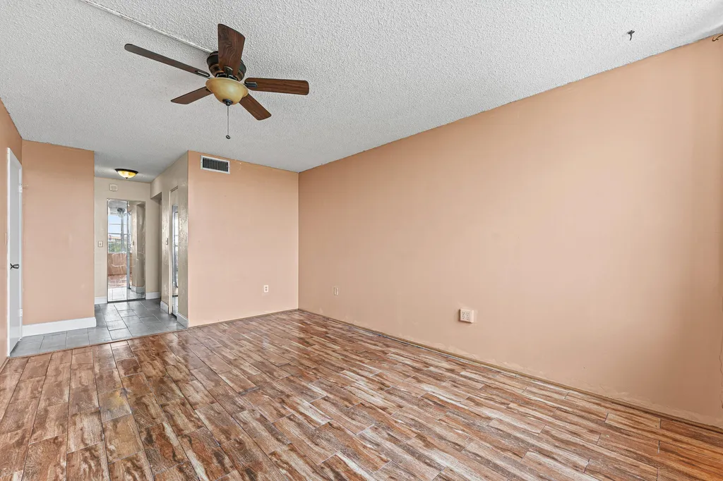 1400 Saint Charles Place Pembroke Pines FL 33026