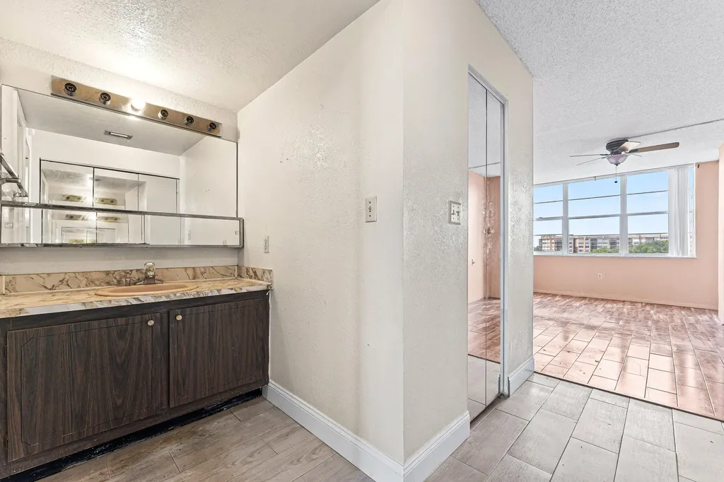 1400 Saint Charles Place Pembroke Pines FL 33026