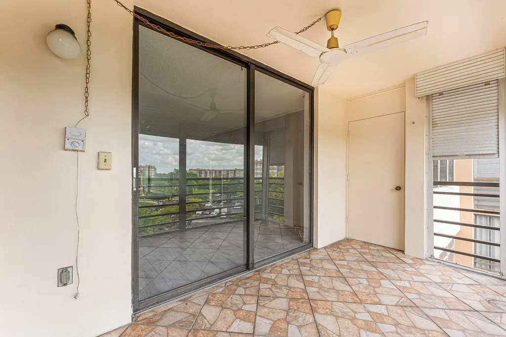 1400 Saint Charles Place Pembroke Pines FL 33026