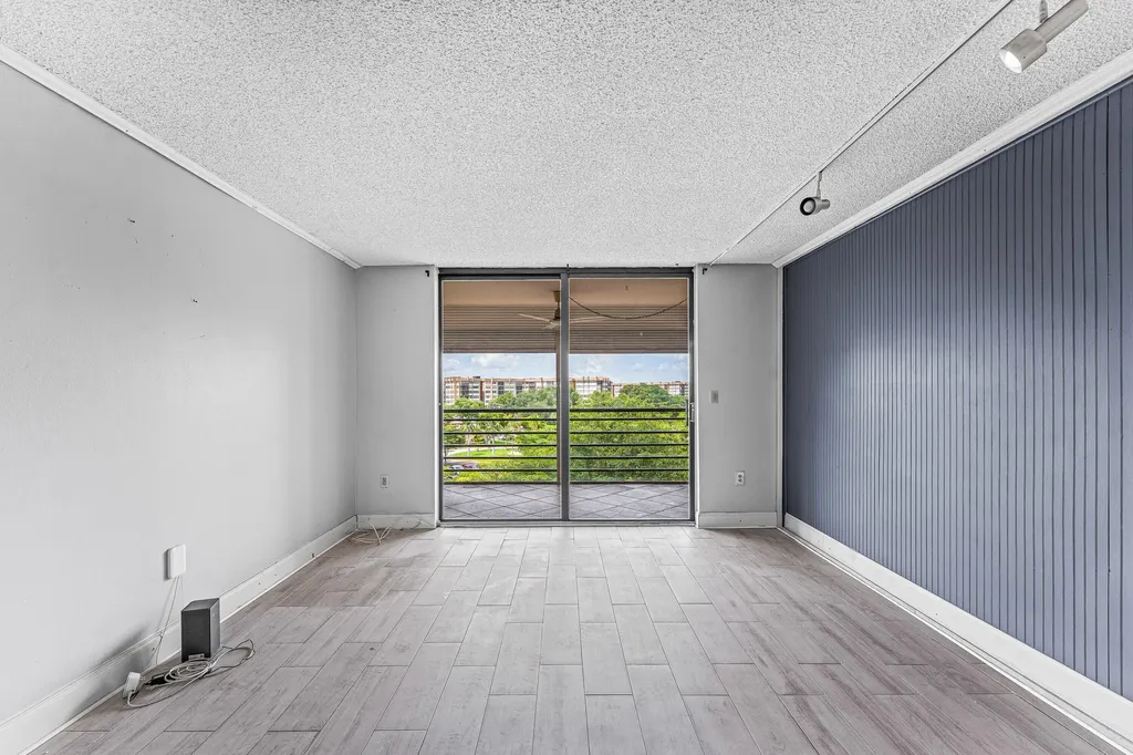1400 Saint Charles Place Pembroke Pines FL 33026