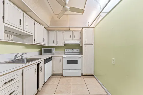1400 Saint Charles Place Pembroke Pines FL 33026