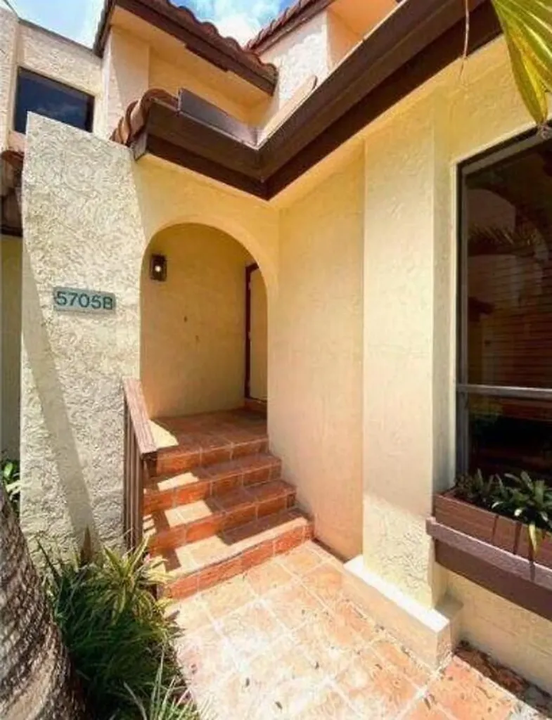 5705 Fox Hollow Drive Boca Raton FL 33486