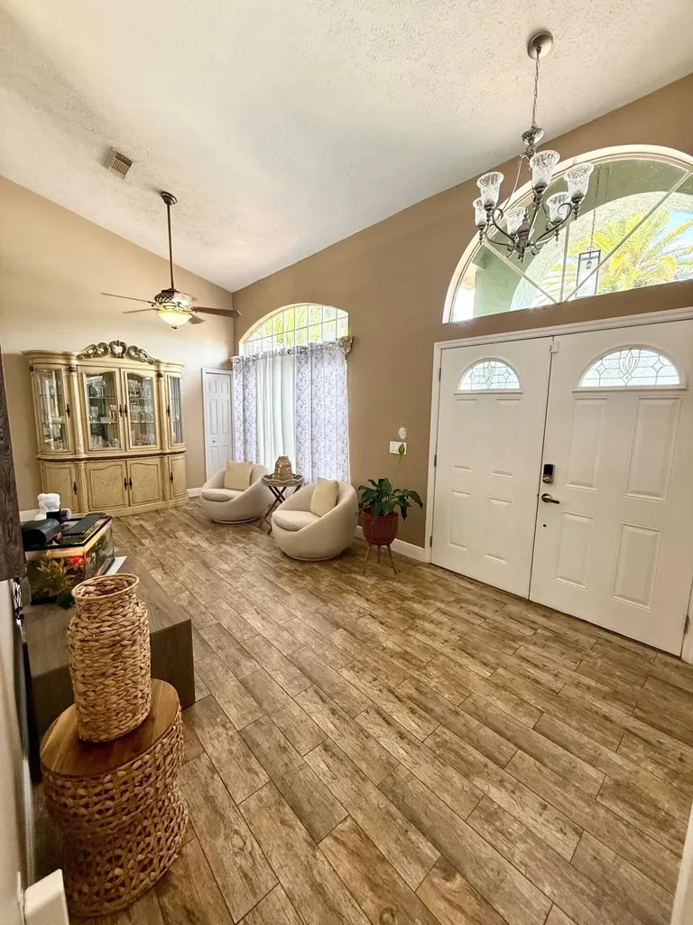 2702 SE Bishop Avenue Port St Lucie FL 34952