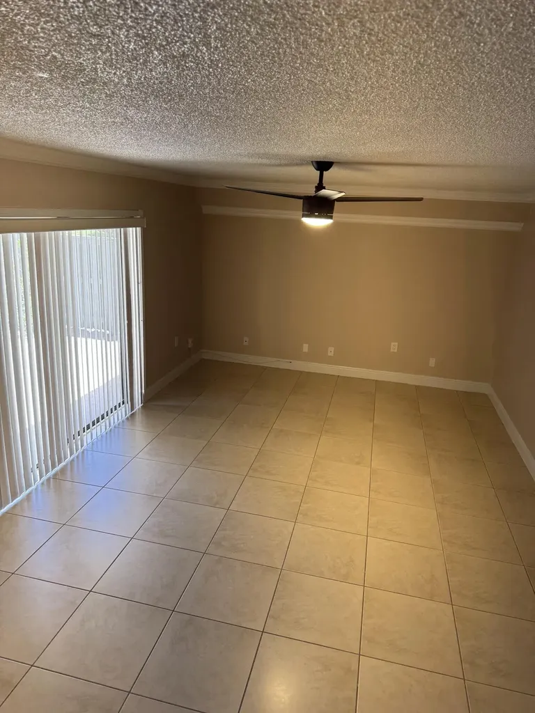 915 9th Way West Palm Beach FL 33407