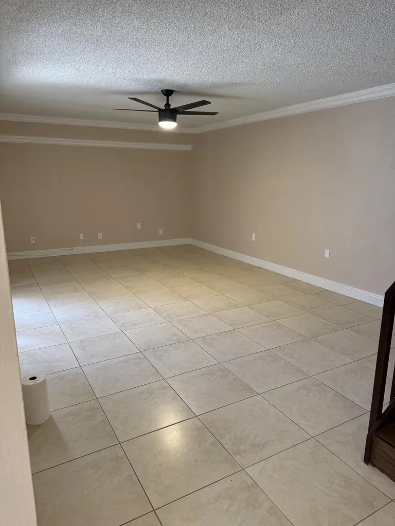 915 9th Way West Palm Beach FL 33407