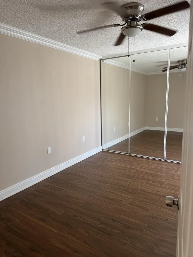 915 9th Way West Palm Beach FL 33407