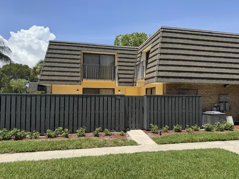 915 9th Way West Palm Beach FL 33407