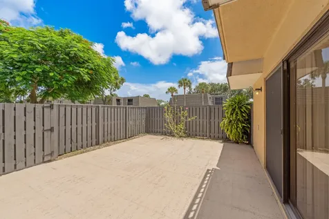 915 9th Way West Palm Beach FL 33407