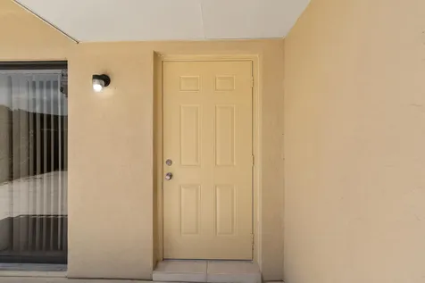 915 9th Way West Palm Beach FL 33407