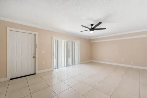 915 9th Way West Palm Beach FL 33407