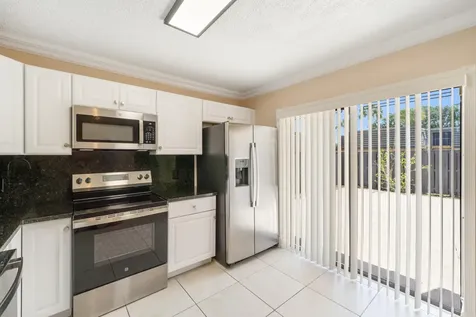 915 9th Way West Palm Beach FL 33407