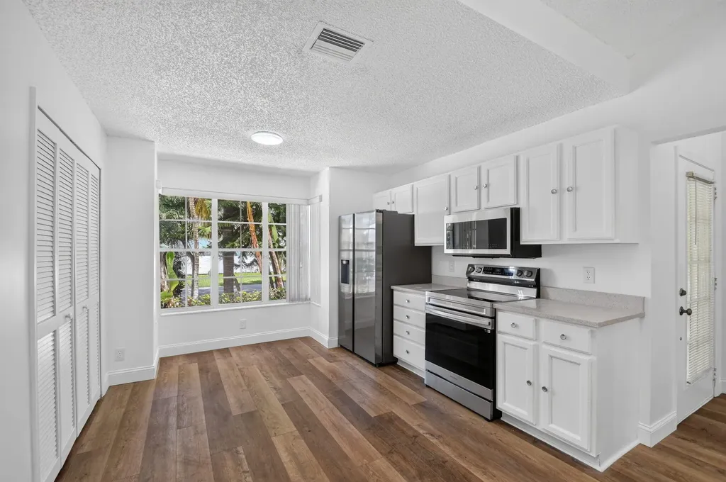244 Trails End Greenacres FL 33413